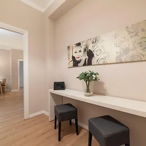 Domus Claudia Apartamento